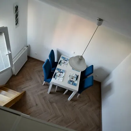 Armando Apartmán *